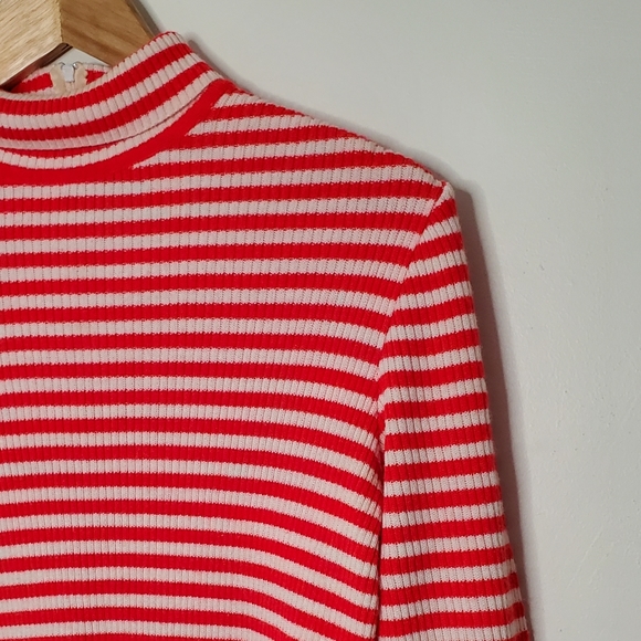 Where's Waldo Vintage Classic Red and White Striped Longsleeve Ribbed Turtleneck - Picture 4 of 13